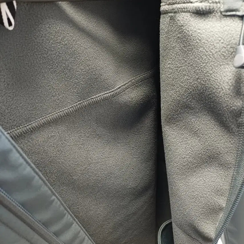 [BUNJANG] Under Armour Softshell Jacket Gray / 언더아머 후드 소프트쉘 자켓 그레이