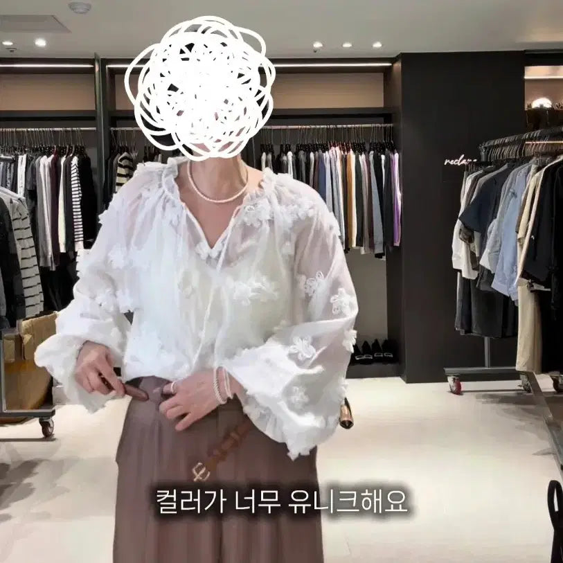 [SOLD OUT] 화이트 플라워 시스루 블라우스