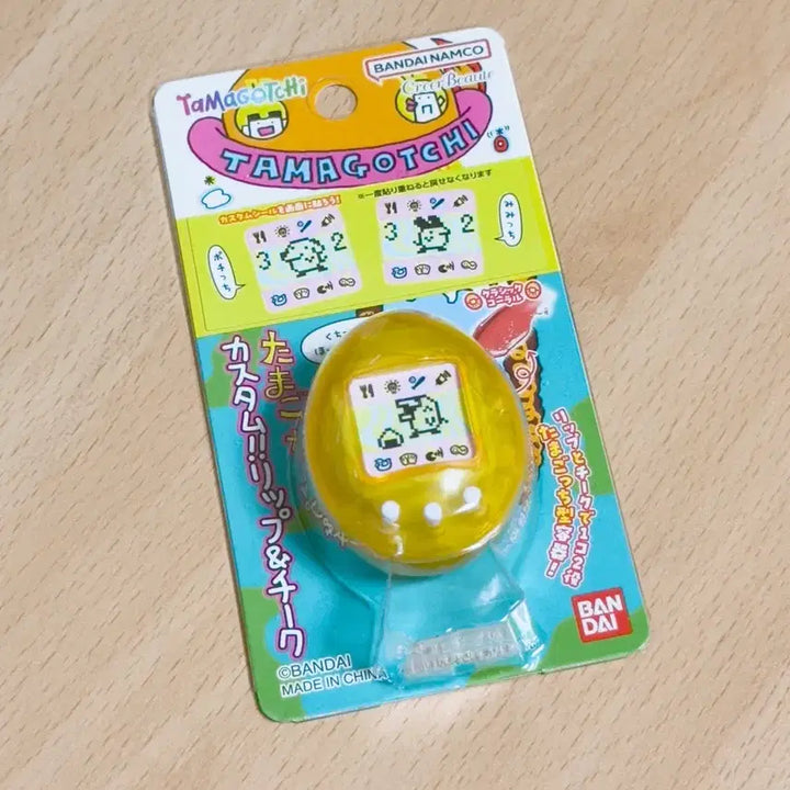 [BUNJANG] Bandai Tamagotchi Lip & Cheek Classic Coral (Yellow) Cosmetic / 반다이 다마고치 립앤치크 클래식코랄(옐로우) 미개봉 새상품