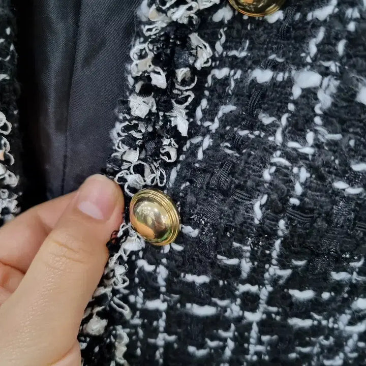 [BUNJANG] Black Tweed Gold Button Jacket / 블랙 트위드 금장 버튼 자켓