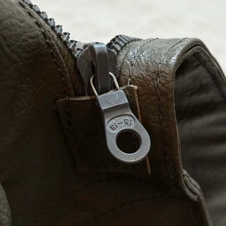 [BUNJANG] Swiss Army Officer Briefcase / 60s Swiss Army 오피서 브리프케이스