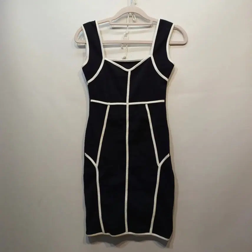 [BUNJANG] Black and White Slim Fit Dress / 블랙 화이트 배색 슬림핏 원피스80사이즈 봄가을   62200