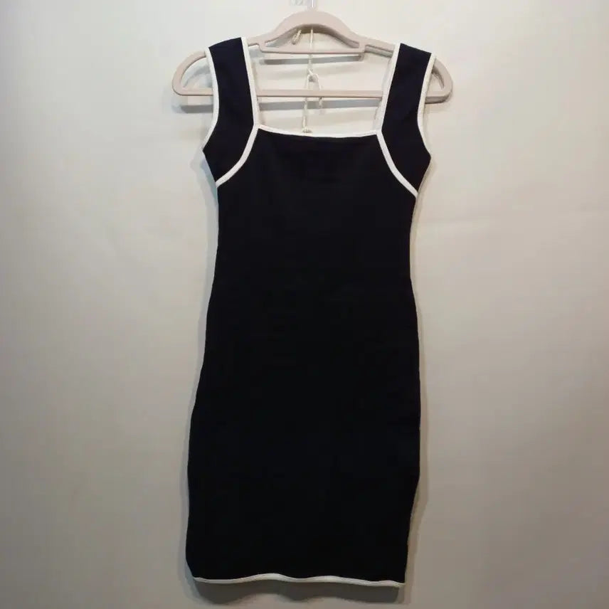 [BUNJANG] Black and White Slim Fit Dress / 블랙 화이트 배색 슬림핏 원피스80사이즈 봄가을   62200