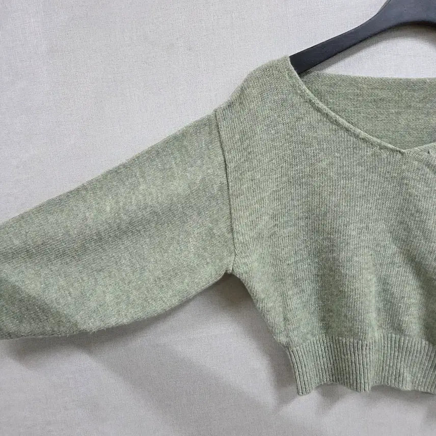 [BUNJANG] V-neck Crop Pea Knit Top / 여성 V넥 크롭 완두콩 니트 F