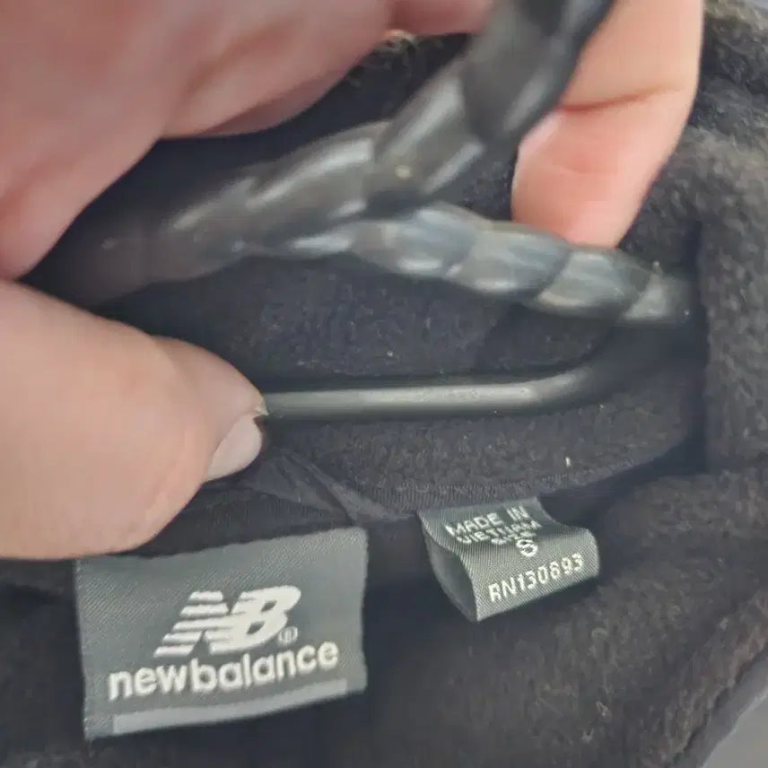 [BUNJANG] New Balance Black Fleece Jacket S / 뉴발란스 검정색 기모 자켓 s