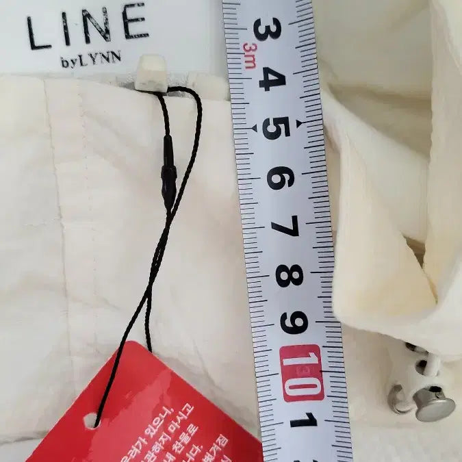 [BUNJANG] Descente Ivory Windbreaker Jacket / 데상트 아이보리 바람막이 점퍼