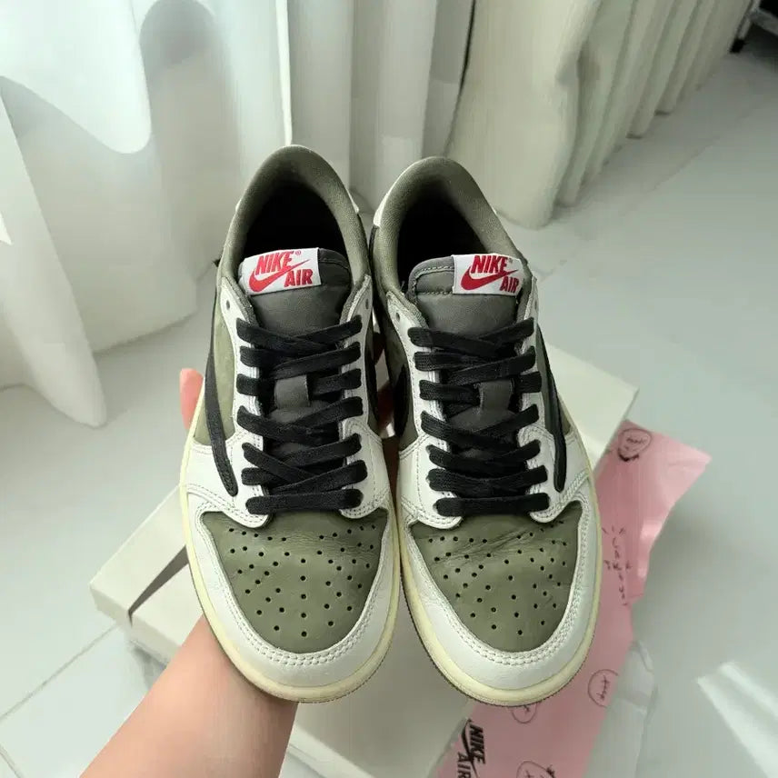 [BUNJANG] Nike Air Jordan 1 Travis Scott Reverse Olive Sneakers / 나이키 에어조던1 트래비스 스캇 리버스 올리브