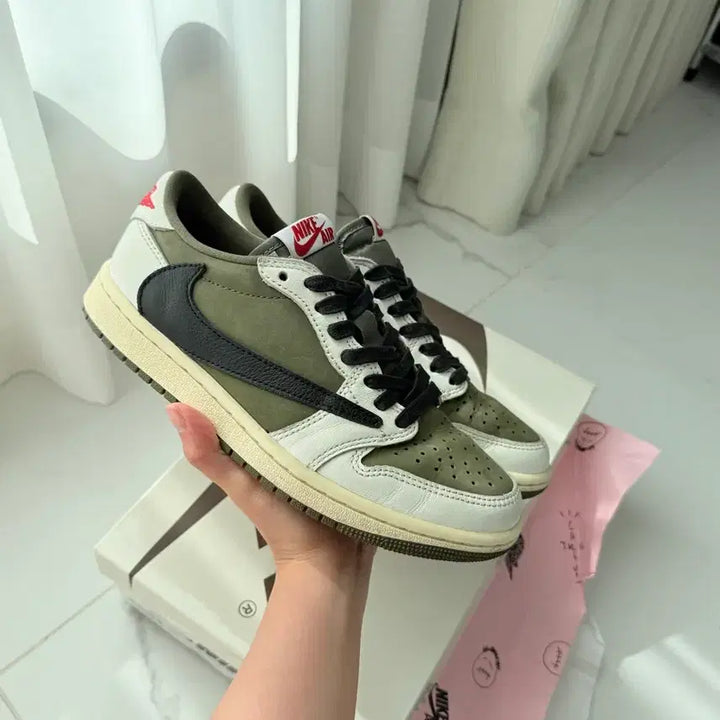[BUNJANG] Nike Air Jordan 1 Travis Scott Reverse Olive Sneakers / 나이키 에어조던1 트래비스 스캇 리버스 올리브