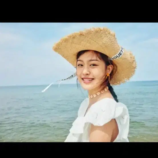 [BUNJANG] Lucky Chouette Raffia Hat / 럭키슈에뜨라피아햇라탄모자