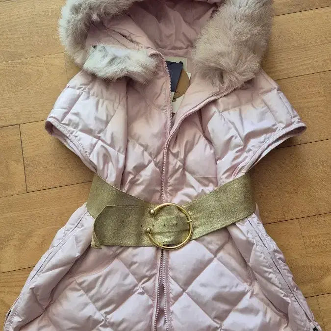 [BUNJANG] Saga Fur Hooded Goose Down Vest / 사가퍼 후드 구스 패딩 베스트 새상품