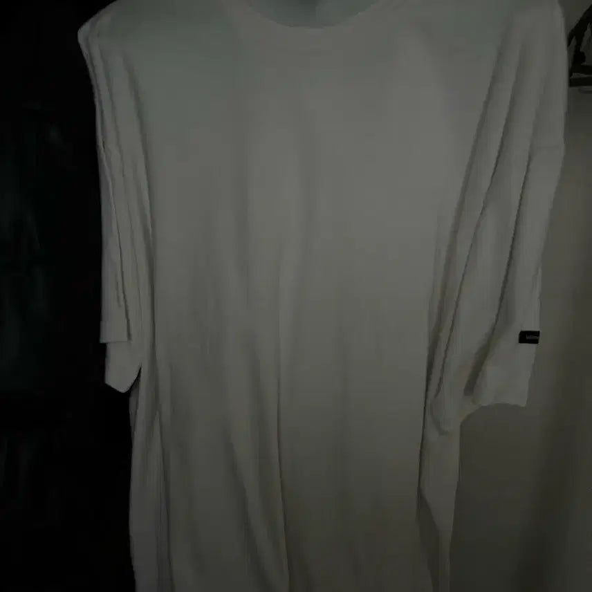 [BUNJANG] T-SHIRTS MINIMAL PROJECT White T-shirt (M) / T-SHIRTS MINIMAL PROJECT 흰색 티셔츠 공용 M