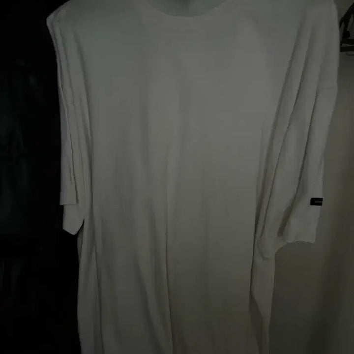 [BUNJANG] T-SHIRTS MINIMAL PROJECT White T-shirt (M) / T-SHIRTS MINIMAL PROJECT 흰색 티셔츠 공용 M