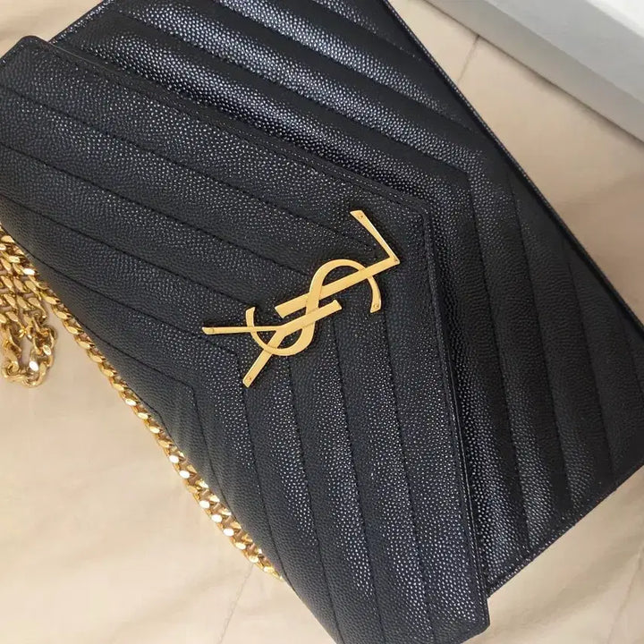[BUNJANG] Yves Saint Laurent Clutch Bag / 입생 25년식 여자가방 판매합니다