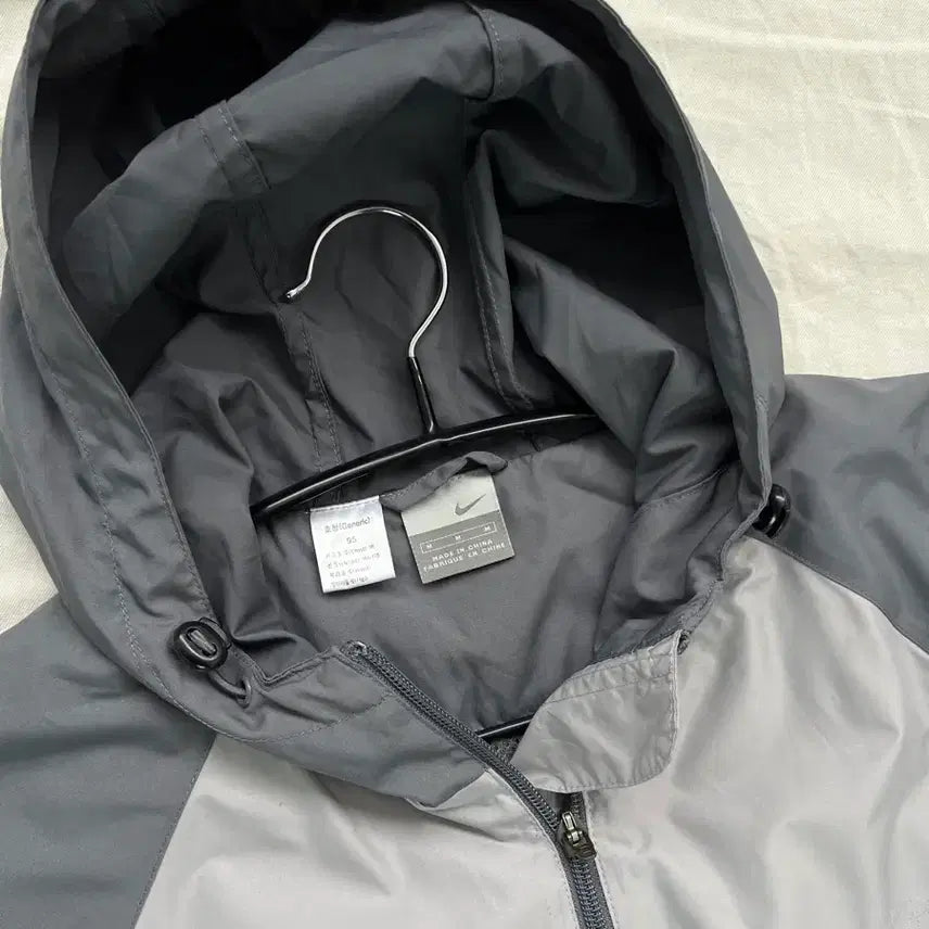 [BUNJANG] Nike Hooded Windbreaker Jacket / 나이키 후드 바람막이