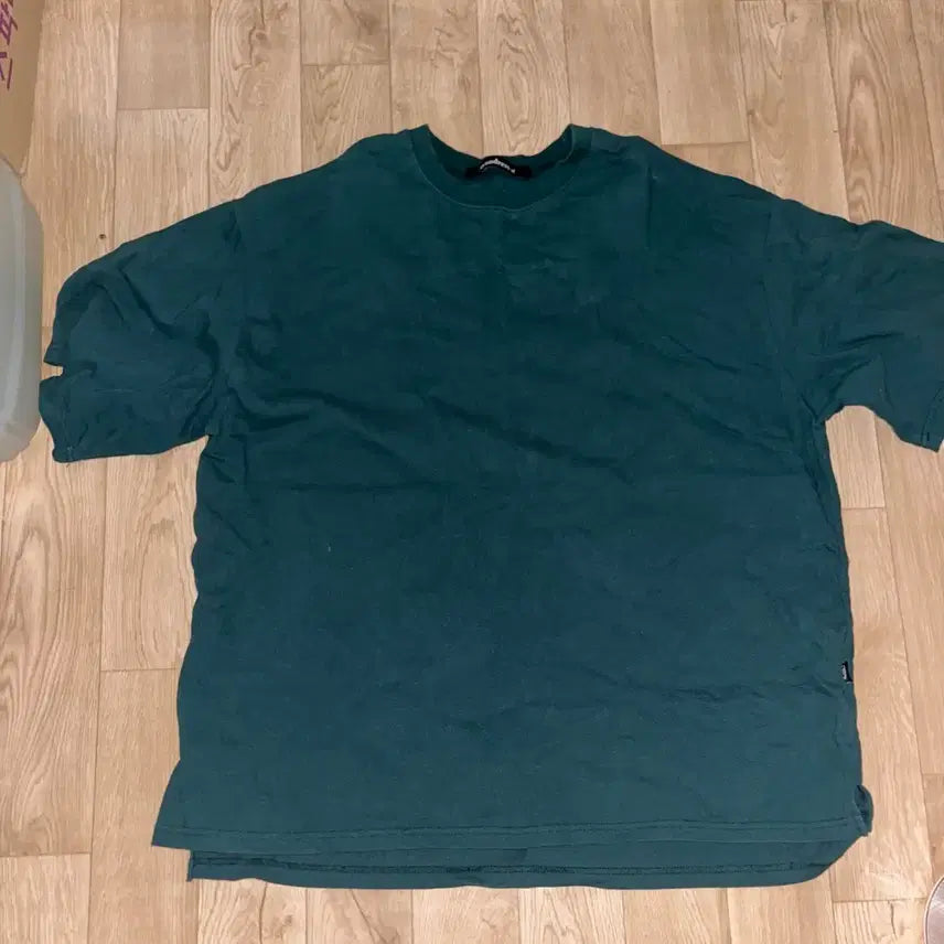 [BUNJANG] Avandress Green T-Shirt (M) / Avandress 녹색 티셔츠 공용 M