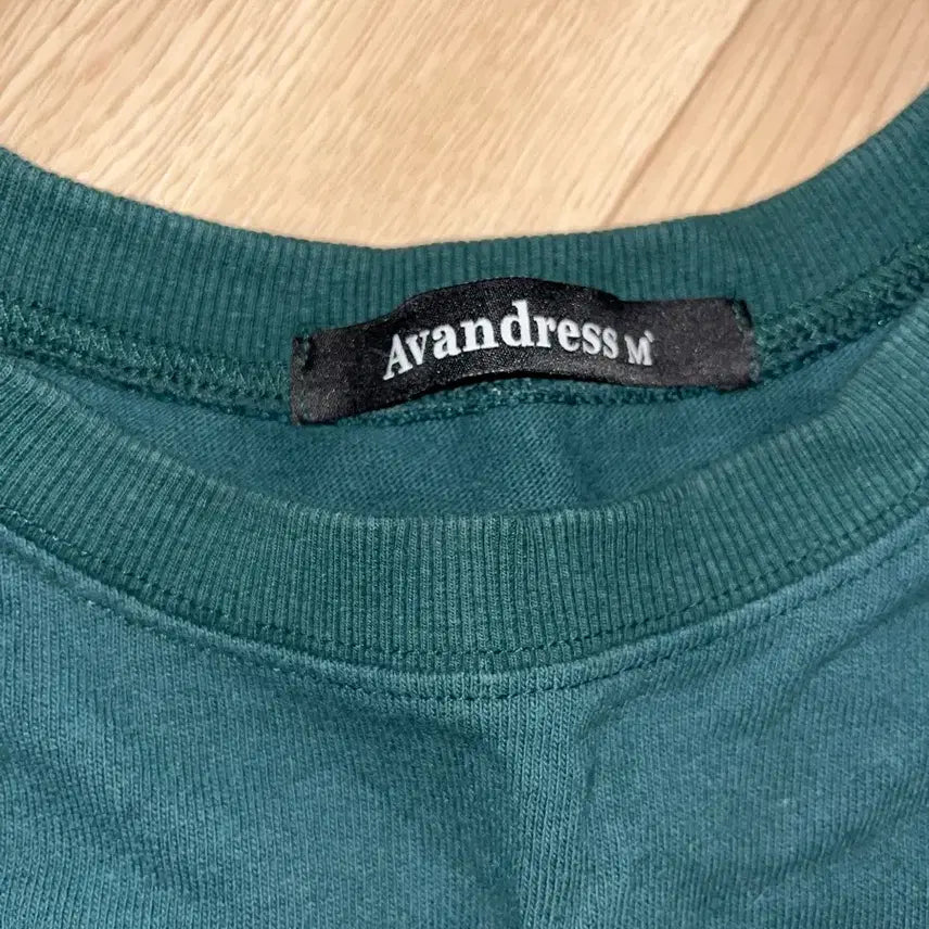 [BUNJANG] Avandress Green T-Shirt (M) / Avandress 녹색 티셔츠 공용 M