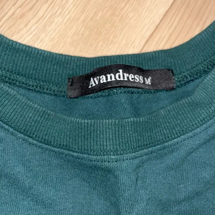 [BUNJANG] Avandress Green T-Shirt (M) / Avandress 녹색 티셔츠 공용 M