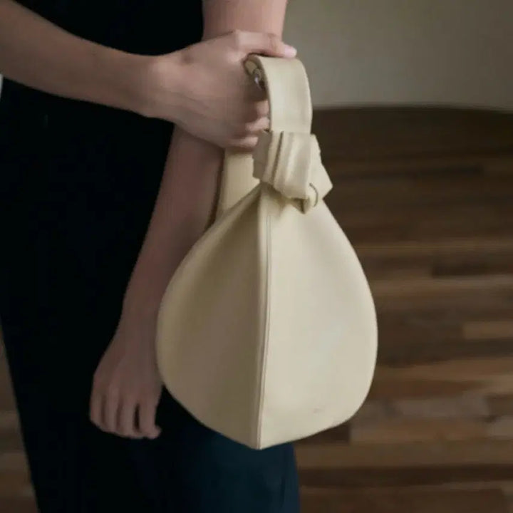 [BUNJANG] hyeet Amphora Bag Butter Yellow / hyeet 휘에트 암포라백 새상품