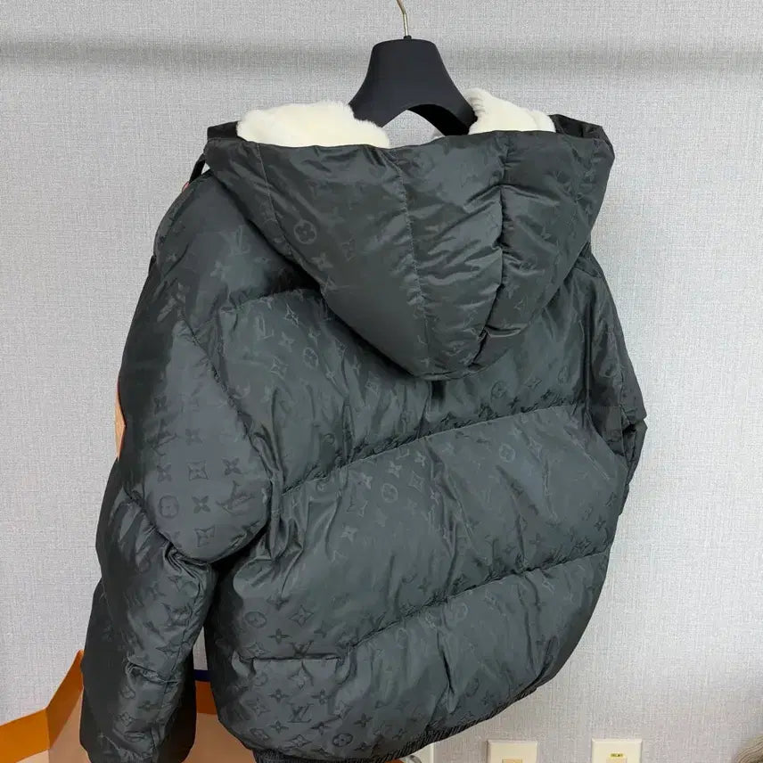 [BUNJANG] Louis Vuitton Monogram Down Jacket / 루이비통 모노그램 다운재킷