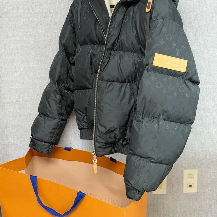 [BUNJANG] Louis Vuitton Monogram Down Jacket / 루이비통 모노그램 다운재킷