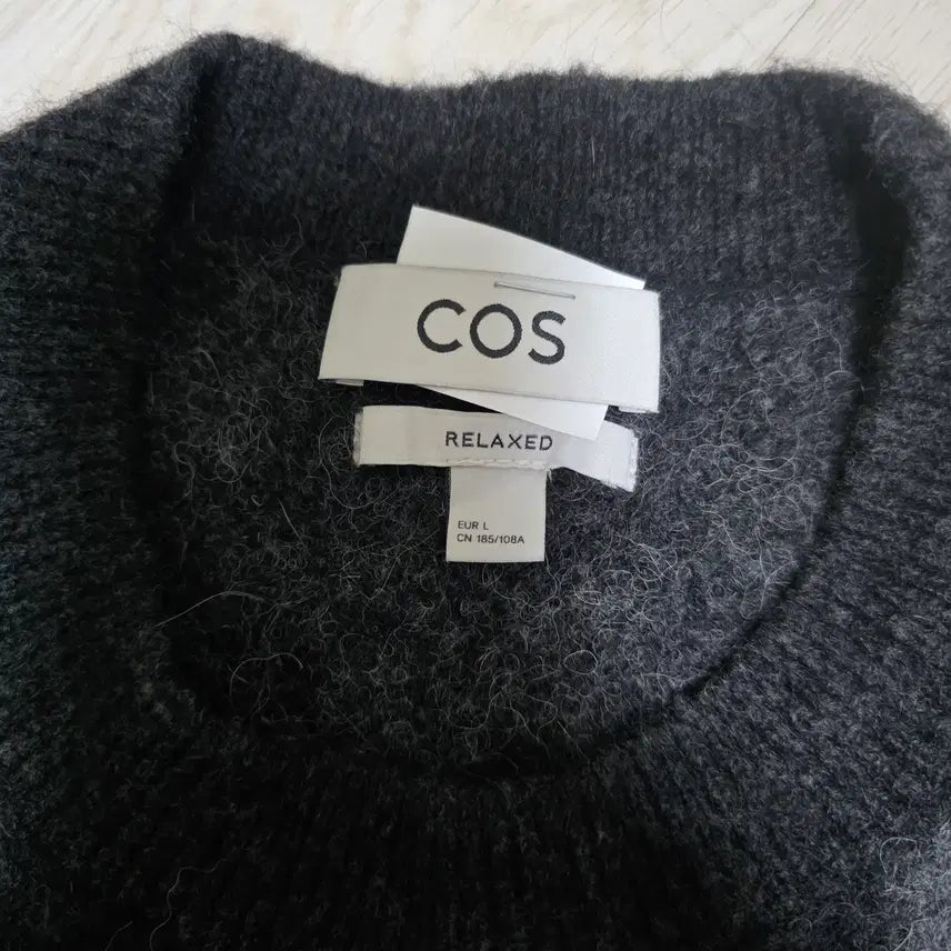 [BUNJANG] COS Abstract Pattern Mohair Knit Sweater / (극미중고/정품) COS 릴렉스드 핏 추상화 패턴 모헤어 니트 - 차콜