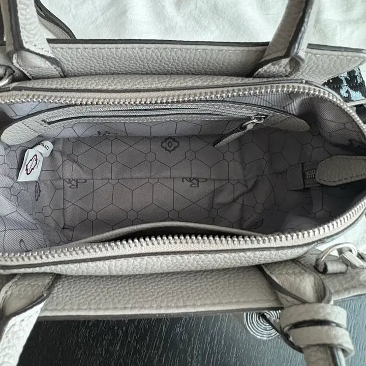 [BUNJANG] Oryany Nerit Handbag / 오야니 네리트 가방