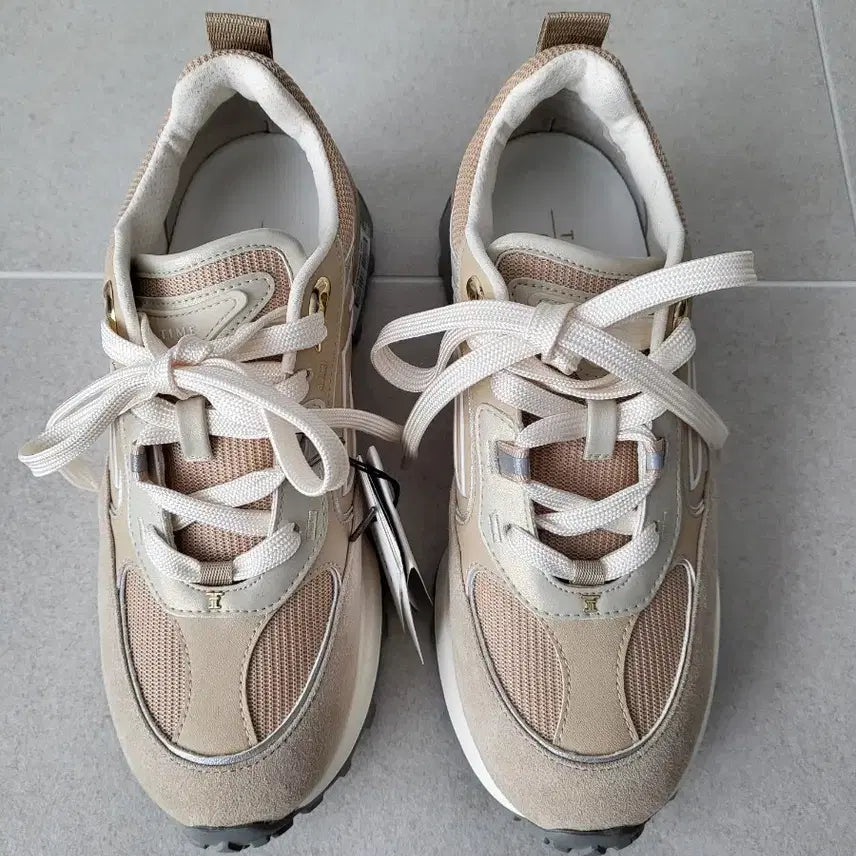 [BUNJANG] Time Sneakers - Size 230 / 타임 스니커즈(사진 도용시 법적조치)