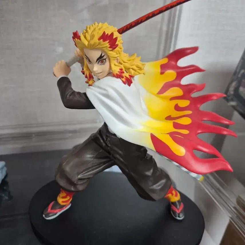 [BUNJANG] Demon Slayer Rengoku Kyoujurou Vibration Figure / 귀멸의 칼날 렌고쿠 쿄쥬로 바이브레이션 피규어