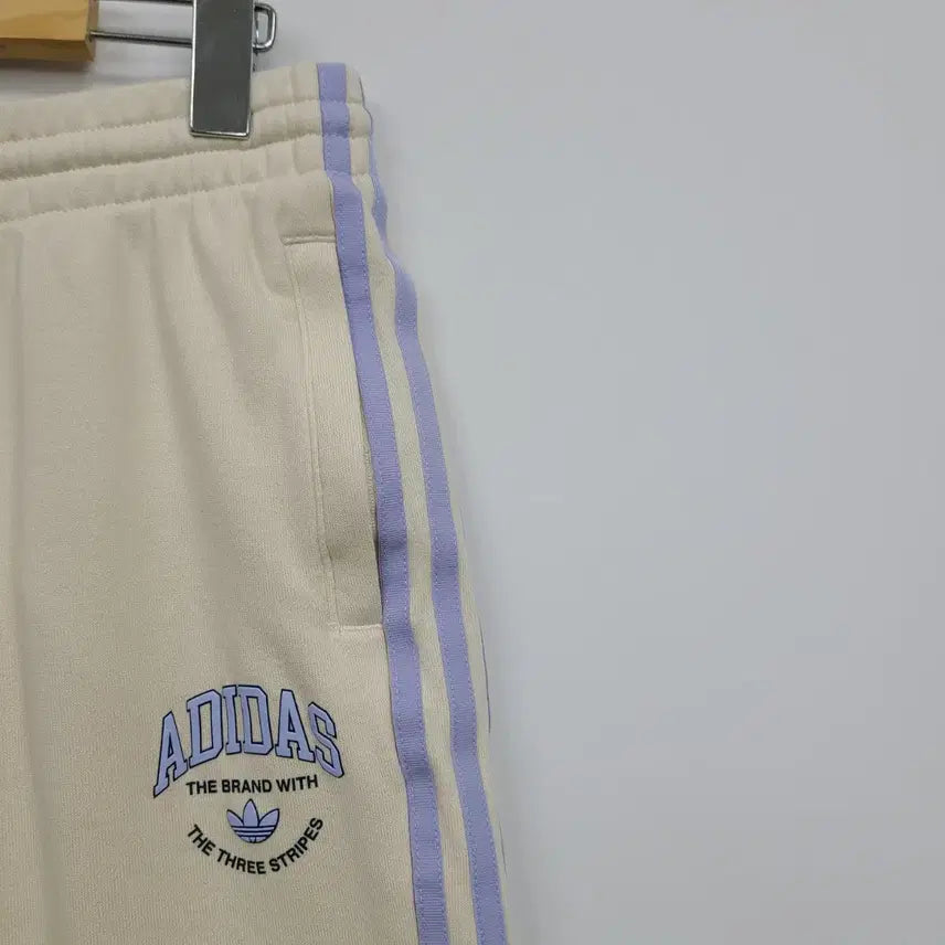 [BUNJANG] Adidas Ivory Training Pants / 아디다스 아이보리 삼선 트레이닝 바지/2023ss/L/앨리스/402