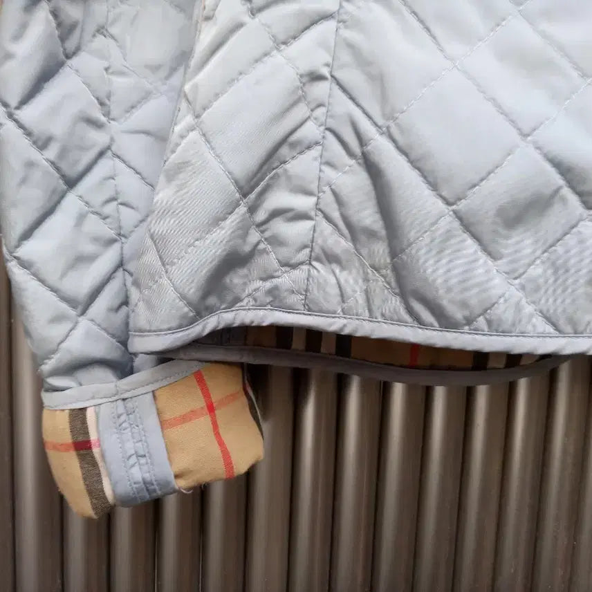[BUNJANG] Burberry Women's Quilted Jacket - Light Blue / 정품 버버리 여성 퀼팅 자켓 라이트블루 상태양호