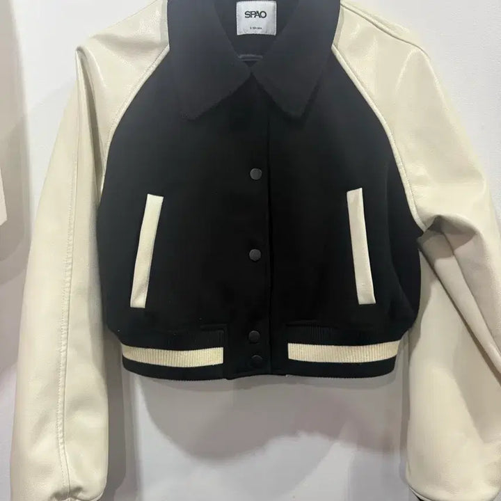 [BUNJANG] SPAO Cropped Varsity Jacket / SPAO 크롭 바시티 자켓