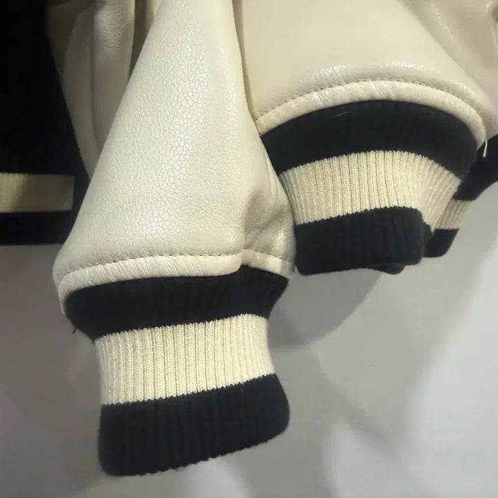 [BUNJANG] SPAO Cropped Varsity Jacket / SPAO 크롭 바시티 자켓