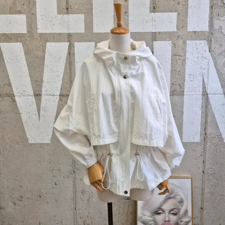 [BUNJANG] Anne Klein Hooded Short Field Jacket / 앤클라인 후드 숏야상점퍼