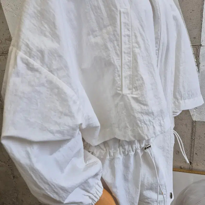 [BUNJANG] Anne Klein Hooded Short Field Jacket / 앤클라인 후드 숏야상점퍼