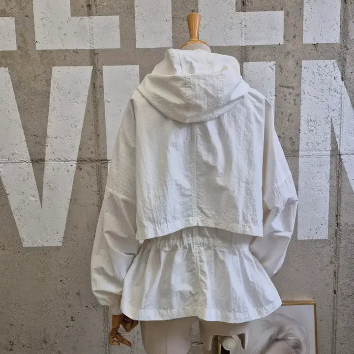 [BUNJANG] Anne Klein Hooded Short Field Jacket / 앤클라인 후드 숏야상점퍼