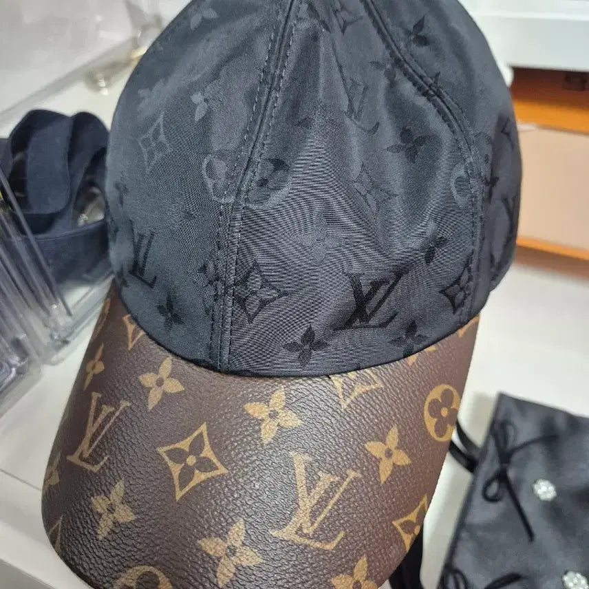 [BUNJANG] Louis Vuitton Monogram Black Ball Cap / 루이비통 모노그램 블랙 볼캡M싸이즈