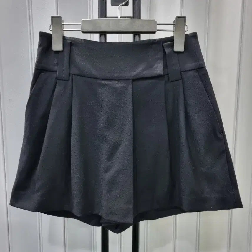 [BUNJANG] SJ Black Pleated Shorts / SJ SJ 샘플 검정색 플리츠 반바지