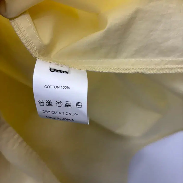 [BUNJANG] ORR Shring Volume Puff Sleeve Blouse Yellow / 오르(ORR) 셔링 볼륨 퍼프 슬리브 블라우스 옐로우