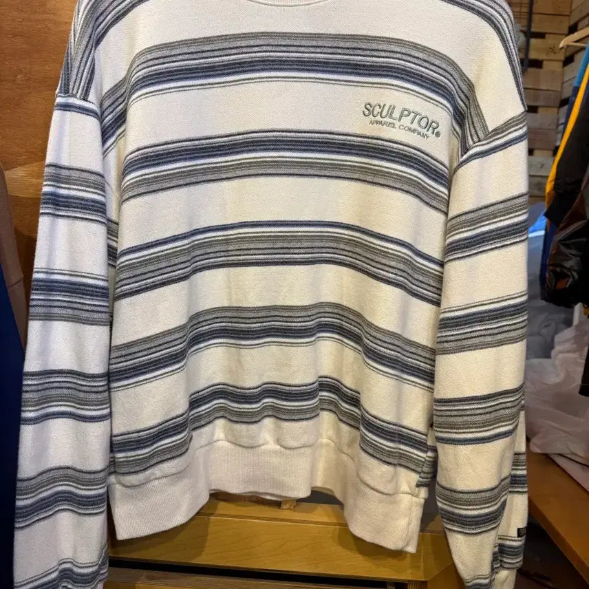 [BUNJANG] Sculptor Stripe Sweatshirt / 스컬프터 스트라이프 맨투맨