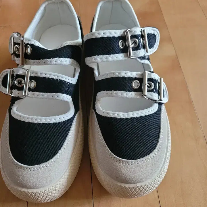 [BUNJANG] 230 Sneakers / 230운동화