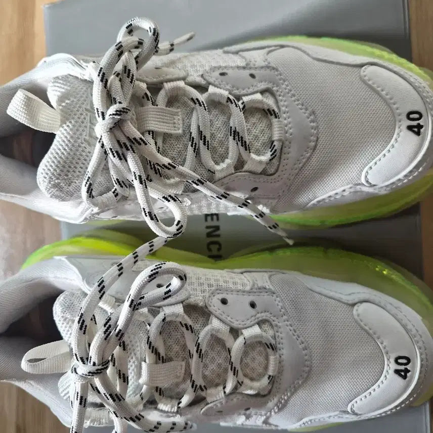 [BUNJANG] Balenciaga Triple S Sneakers White/Fluorescent / 발렌시아가 트리플S 스니커즈 40사이즈 화이트/형광