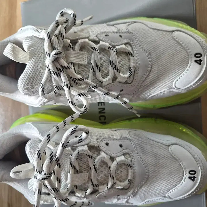 [BUNJANG] Balenciaga Triple S Sneakers White/Fluorescent / 발렌시아가 트리플S 스니커즈 40사이즈 화이트/형광