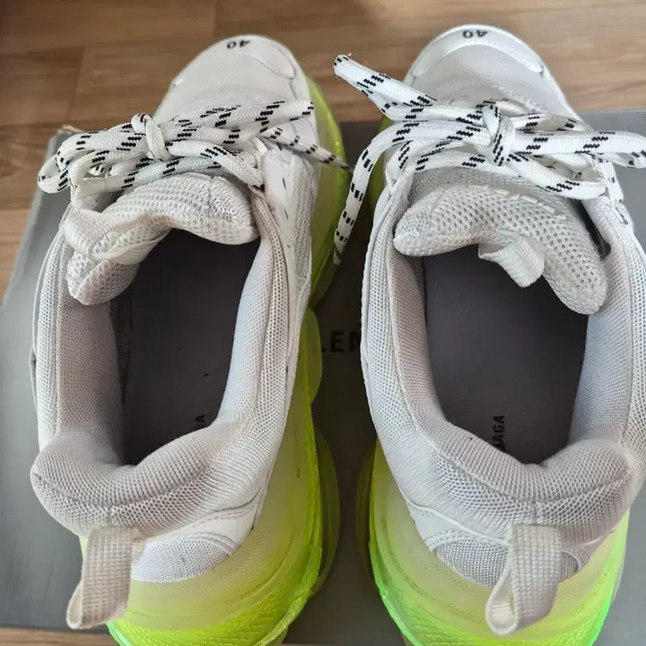 [BUNJANG] Balenciaga Triple S Sneakers White/Fluorescent / 발렌시아가 트리플S 스니커즈 40사이즈 화이트/형광