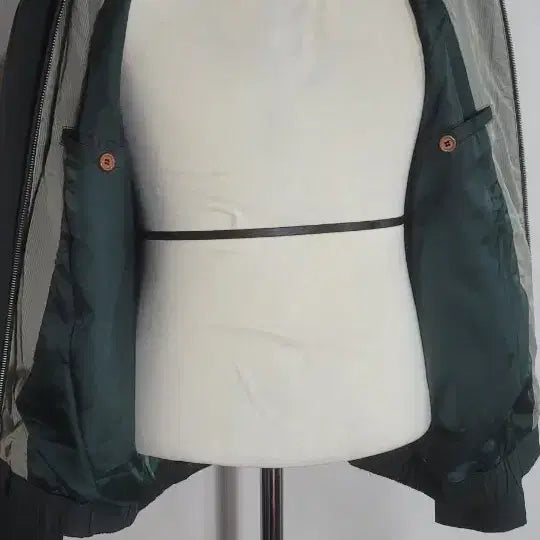[BUNJANG] Unknown Green Bomber Jacket (Size 100) / unknown 브랜드 그린색 봄버 자켓 100