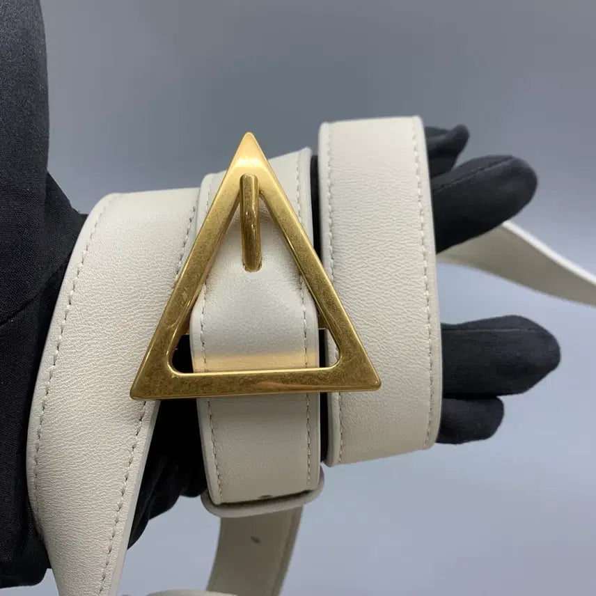 [BUNJANG] Bottega Veneta Padded Cassette Bag White / 267000586 보테가 베네타 패기드 카세트백 화이트