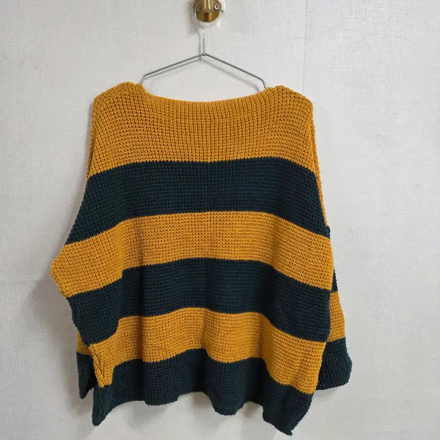 [BUNJANG] Striped V-Neck Knit Sweater / 여성 스트라이프 V넥 니트 F