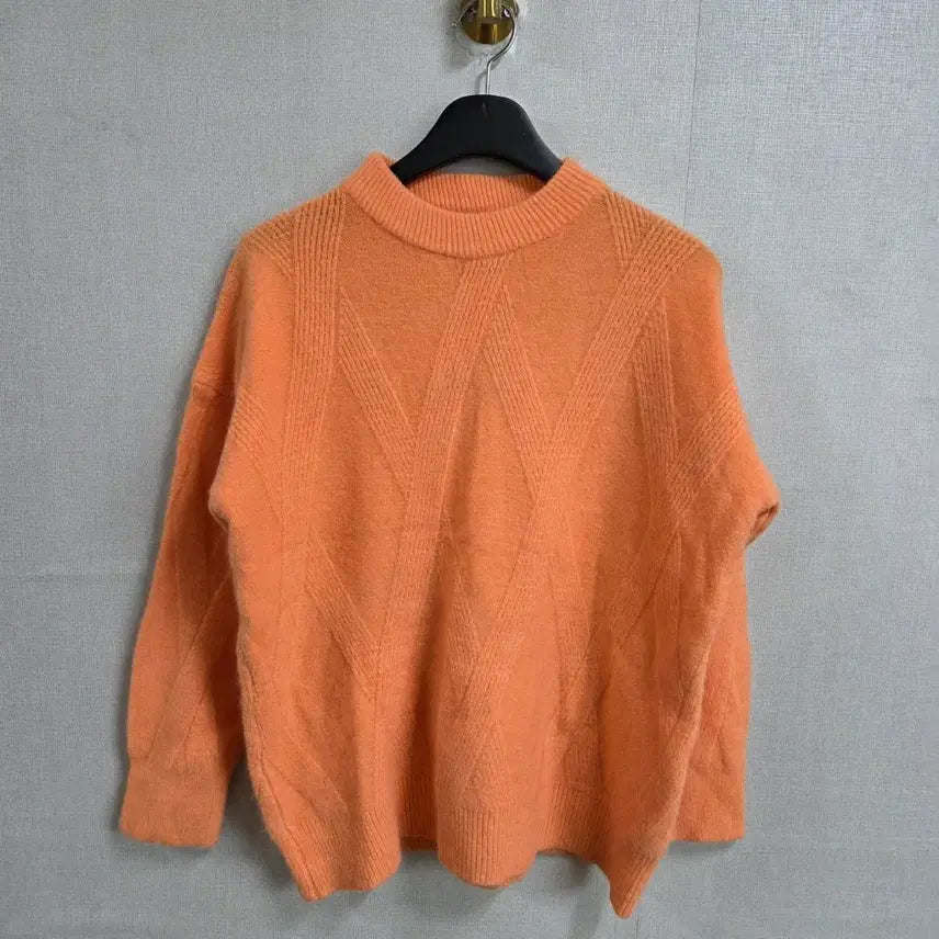 [BUNJANG] Salmon Knitted Sweater / 여성 살몬 포근 니트 스웨터 F