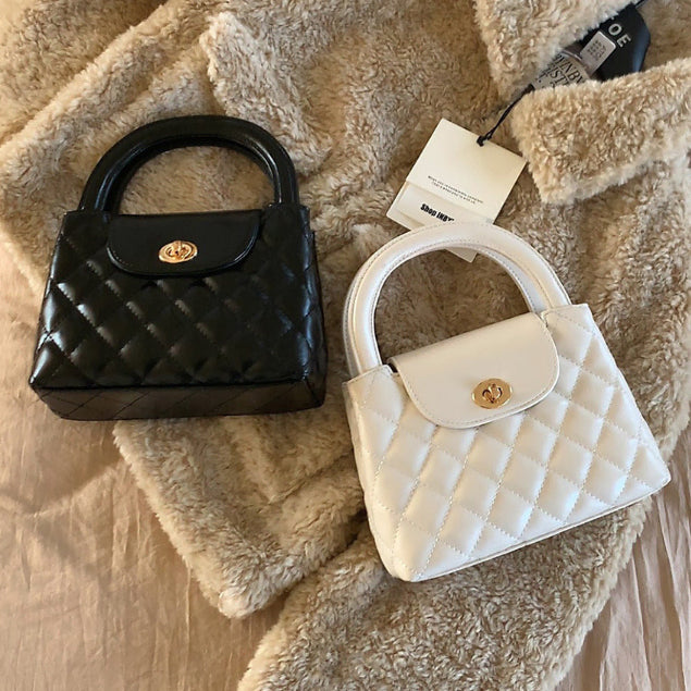 [SOLD OUT] 무료배송 로맨틱 퀼팅 체인 미니 크로스백