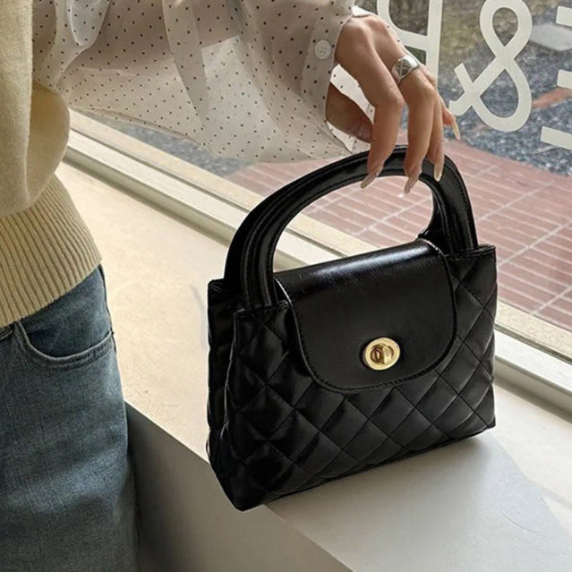 [SOLD OUT] 무료배송 로맨틱 퀼팅 체인 미니 크로스백