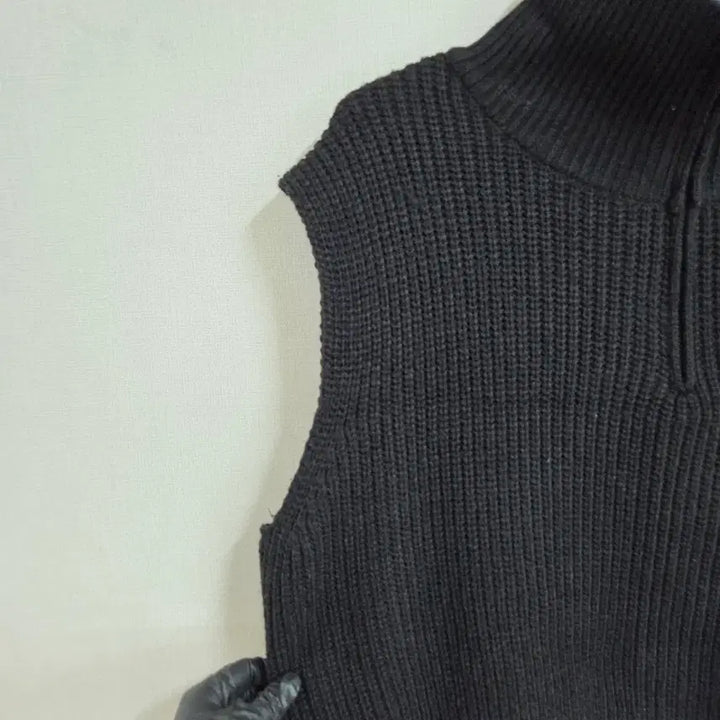 [BUNJANG] Black Half-Zip Short Knit Vest / 여성 블랙 반집업 숏 니트 조끼 베스트 F